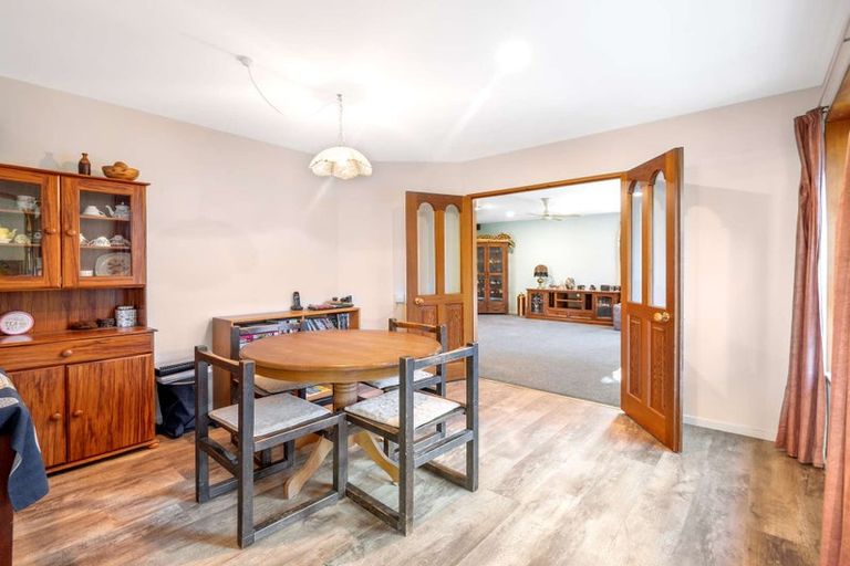 Photo of property in 15 Hemingford Place, Halswell, Christchurch, 8025