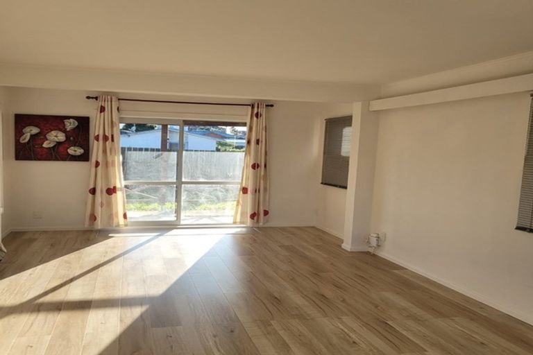 Photo of property in 34 Titoki Street, Te Atatu Peninsula, Auckland, 0610