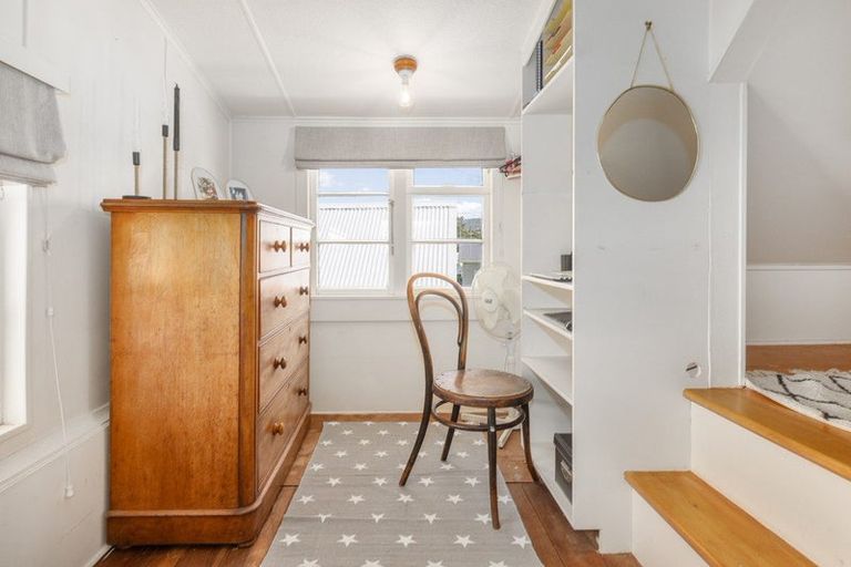 Photo of property in 11 Whanake Street, Titahi Bay, Porirua, 5022