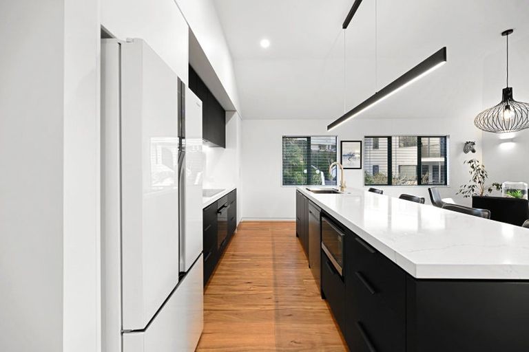 Photo of property in 2 Minchin Crescent, St Andrews, Hamilton, 3200