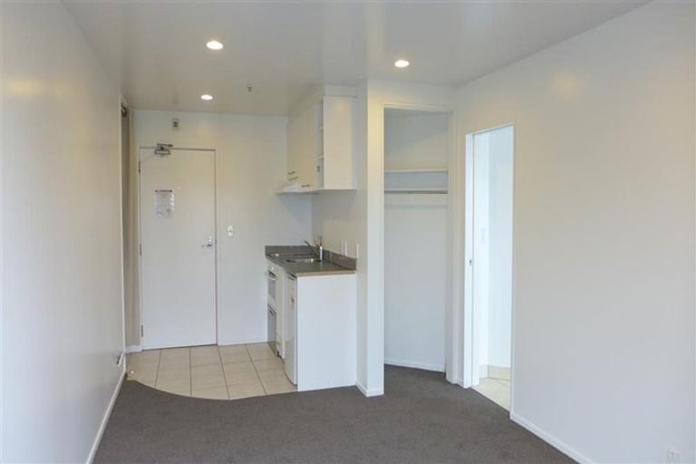 Photo of property in 3m/10 Crown Lynn Place, New Lynn, Auckland, 0600