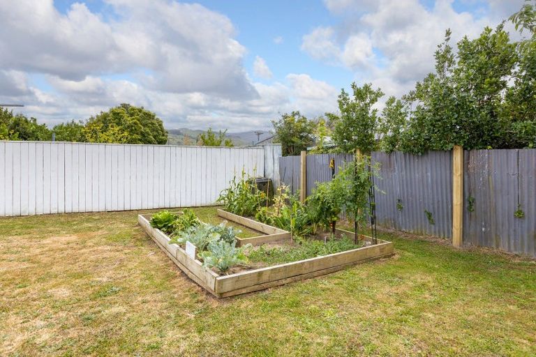 Photo of property in 93 Fox Street, Featherston, 5710