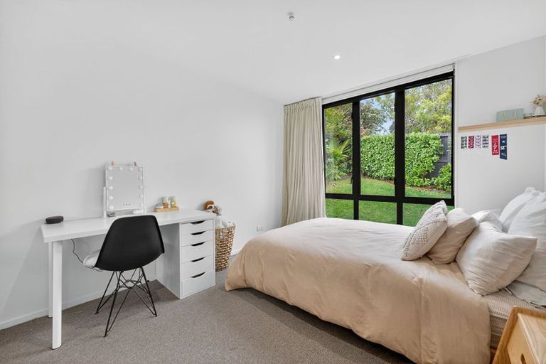 Photo of property in 1/517 Beach Road, Murrays Bay, Auckland, 0630