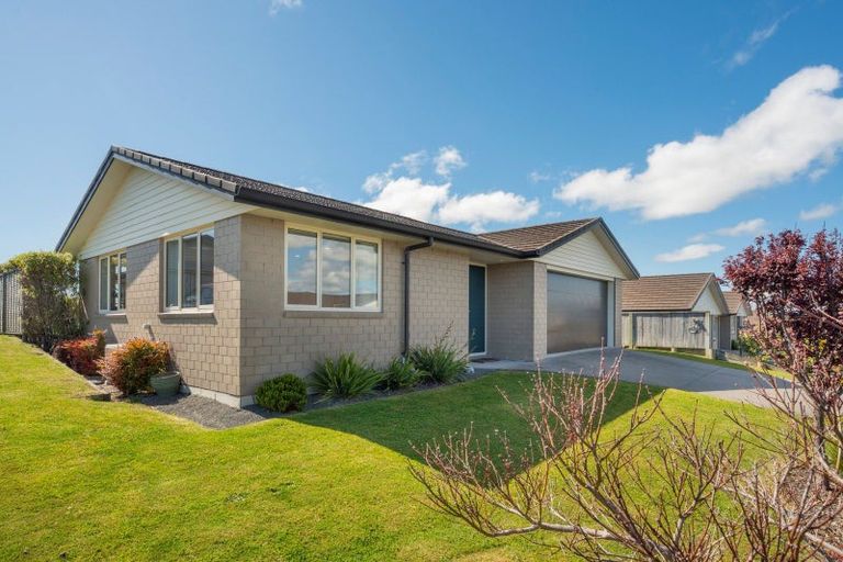 Photo of property in Waterview Estate, 87/4 Greystone Place, Omokoroa, 3114