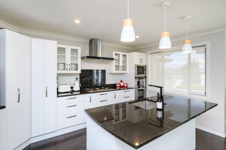 Photo of property in 25 Trump Place, Kelvin Grove, Palmerston North, 4414