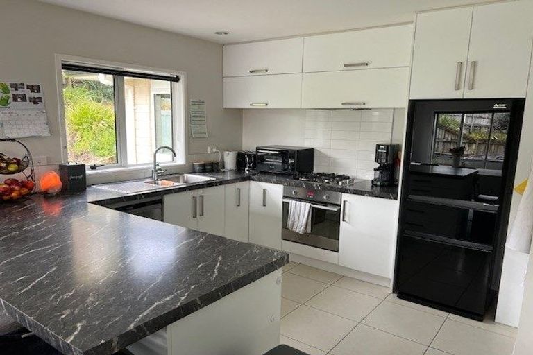 Photo of property in 15a Caldera Close, Pyes Pa, Tauranga, 3112
