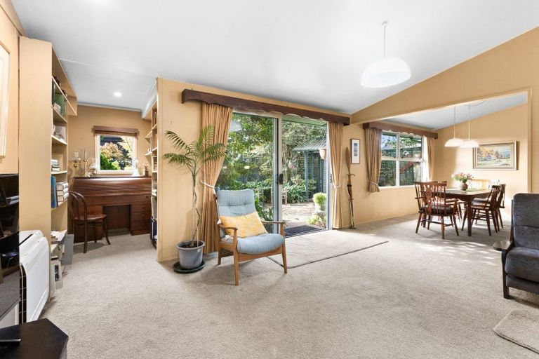 Photo of property in 12b Saint Hill Lane, Havelock North, 4130