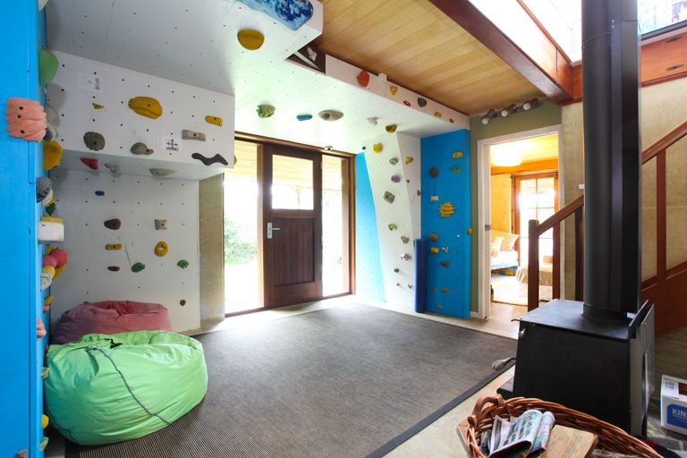 Photo of property in 21 Calvert Road, Raglan, 3297