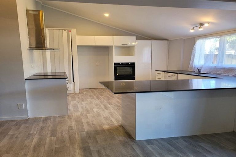 Photo of property in 11 Elm Street, Waiuku, 2123