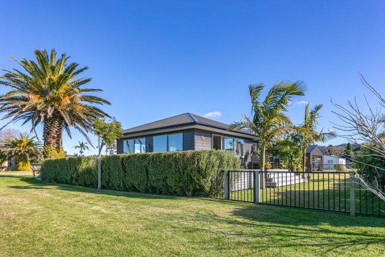 Photo of property in 40 Tairua Palms Place, Tairua, 3508