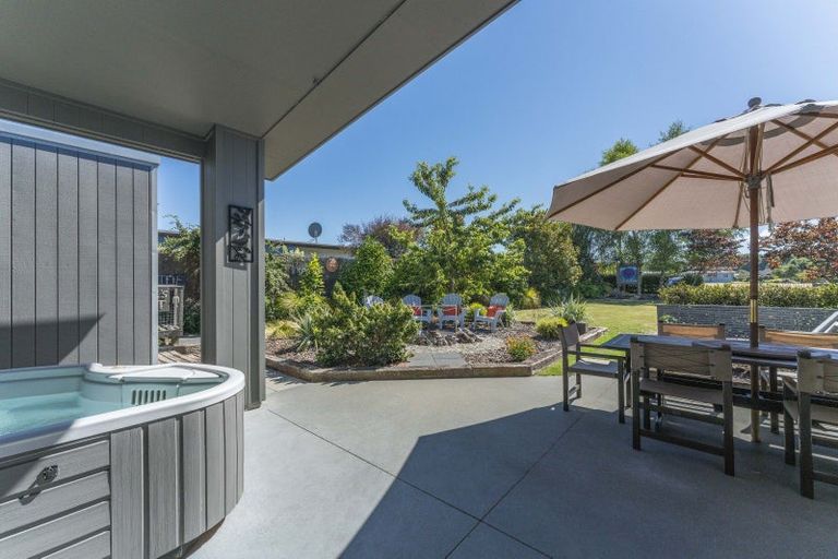 Photo of property in 73 Montgomery Crescent, Kinloch, Taupo, 3377