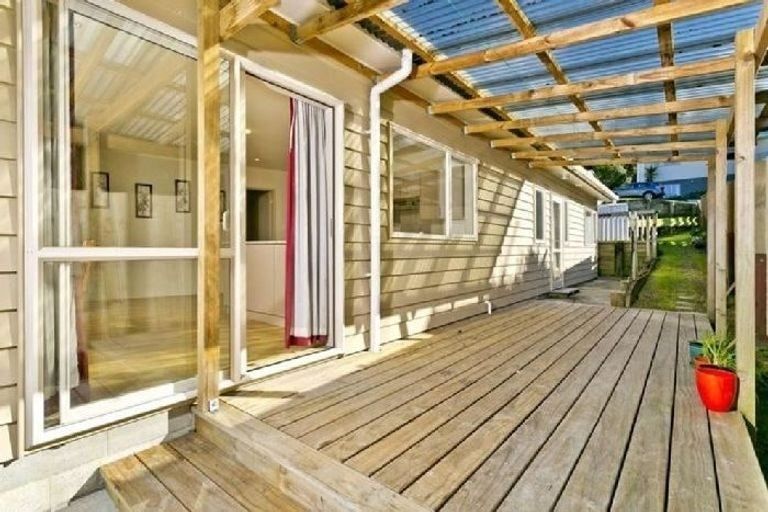 Photo of property in 14a Cypress Place, Sunnynook, Auckland, 0620