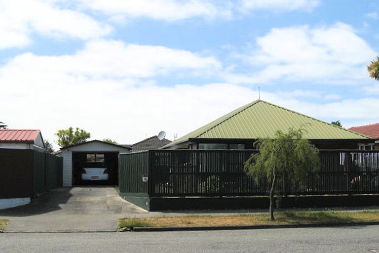 Photo of property in 52 Fovant Street, Russley, Christchurch, 8042