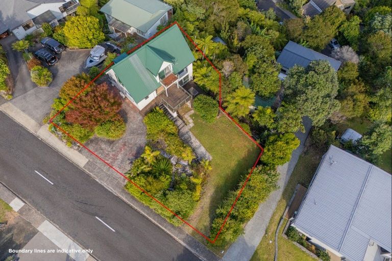 Photo of property in 13 Tairua Heights, Tairua, 3508