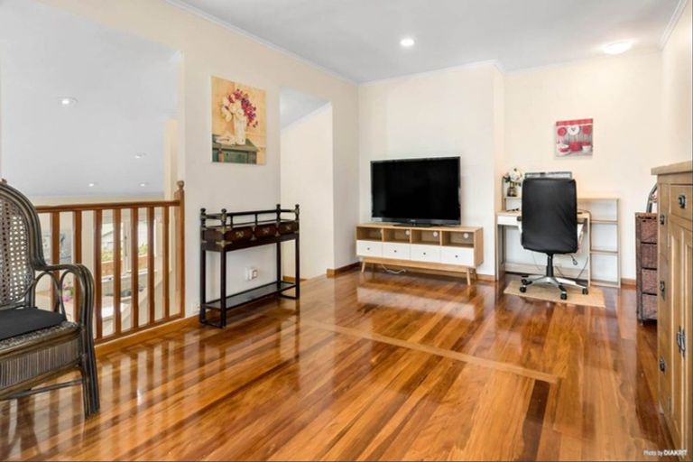 Photo of property in 27 Bruce Road, Glenfield, Auckland, 0629