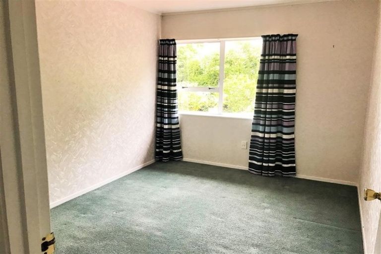 Photo of property in 185 Walter Strevens Drive, Conifer Grove, Takanini, 2112