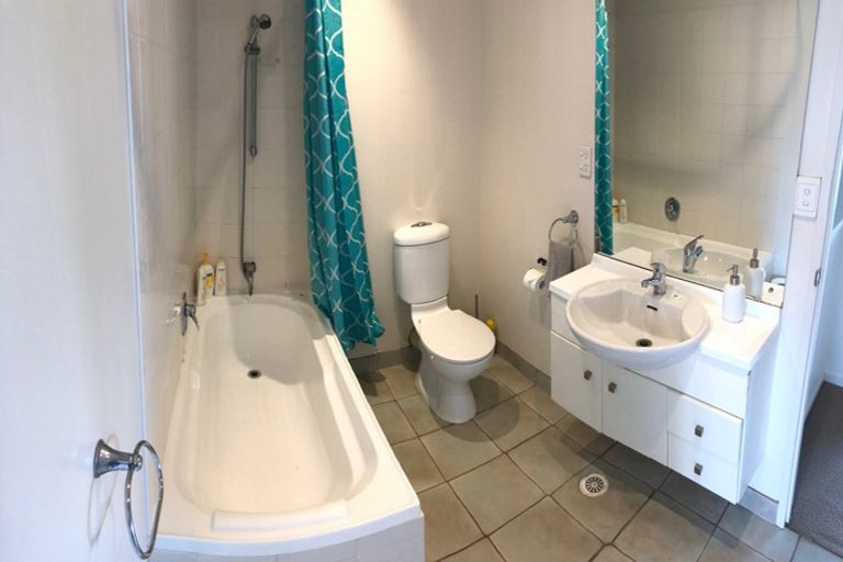 Photo of property in Cook Street Flats, 12a/88 Cook Street, Auckland Central, Auckland, 1010