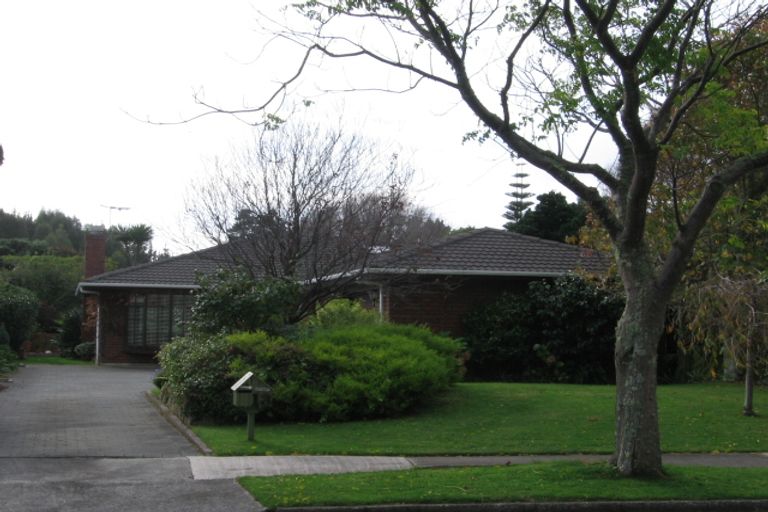 Photo of property in 13 Rosebank Grove, Waikanae, 5036