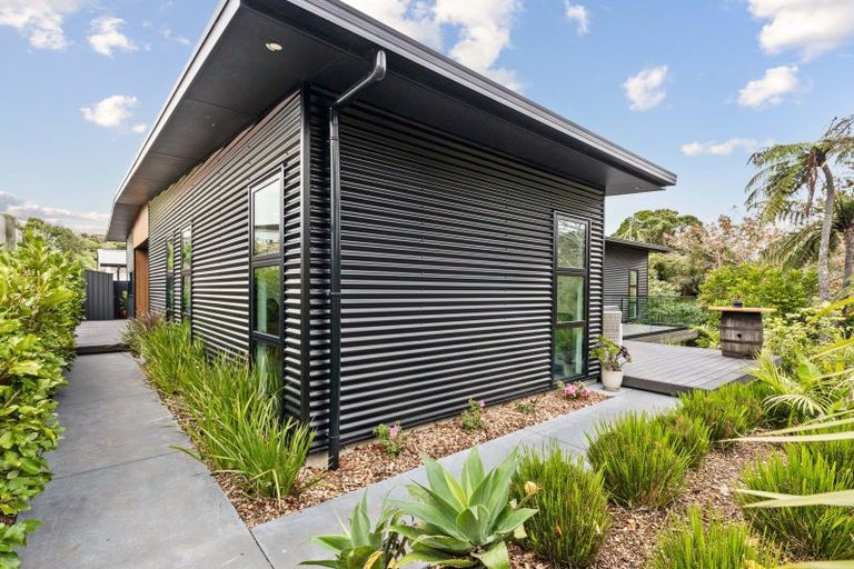Photo of property in 12 Mackillop Way, Brooklands, New Plymouth, 4310