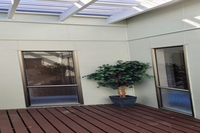 Photo of property in 17 Awanui Drive, Waikanae, 5036