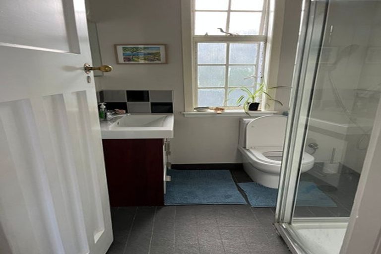 Photo of property in 1/1 Brooklyn Road, Mount Cook, Wellington, 6011