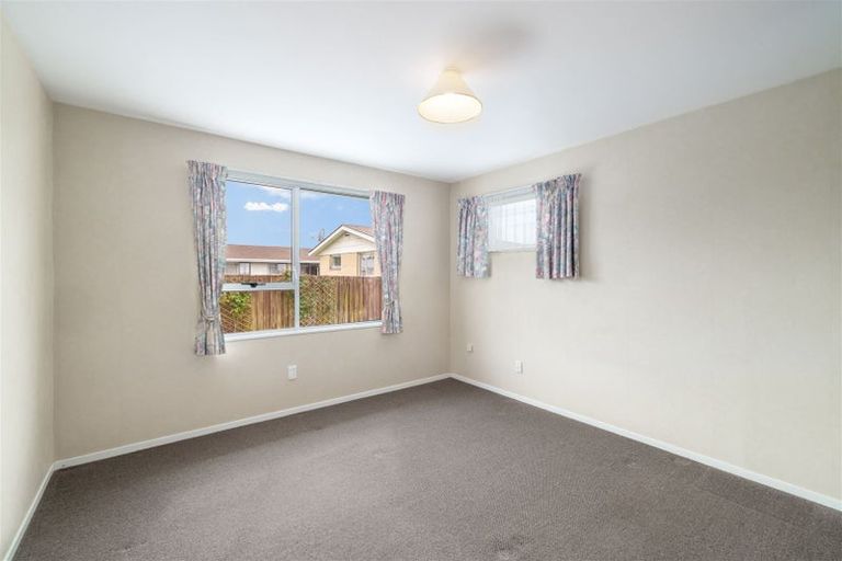 Photo of property in 2/35 Oldwood Street, Bishopdale, Christchurch, 8053