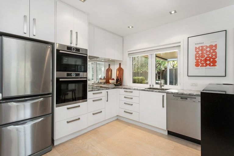 Photo of property in 40 Wroxton Terrace, Merivale, Christchurch, 8014