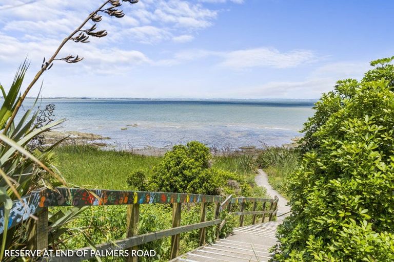 Photo of property in 100 Palmers Road, Clendon Park, Auckland, 2103