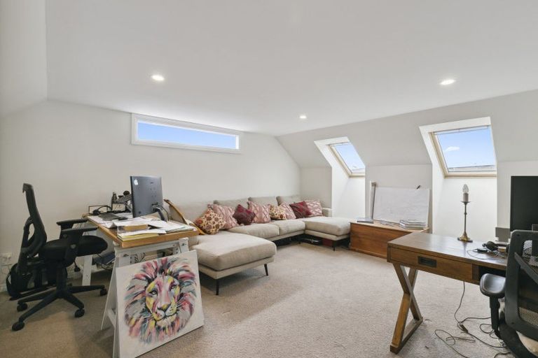 Photo of property in 11 Braithwaite Street, Karori, Wellington, 6012