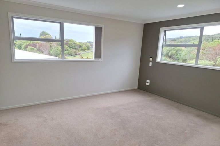 Photo of property in 82a Kirton Drive, Riverstone Terraces, Upper Hutt, 5018