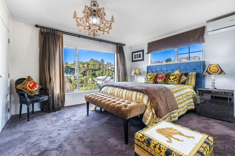 Photo of property in 138 Chelsea View Drive, Chatswood, Auckland, 0626