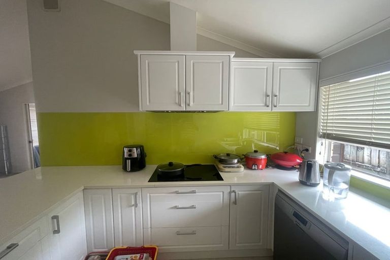 Photo of property in 11 Millington Place, Huntington Park, Auckland, 2013