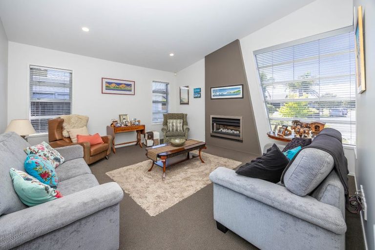 Photo of property in 19 Shalimar Place, Huntington, Hamilton, 3210