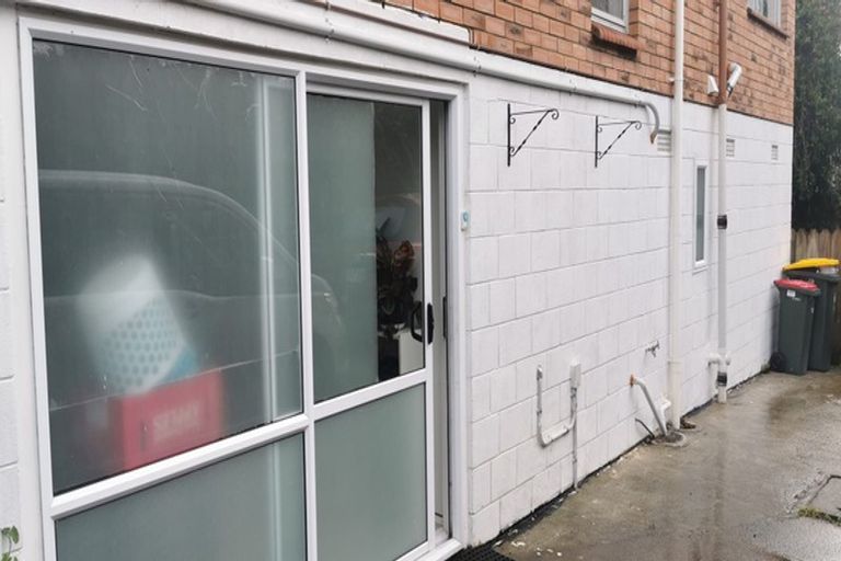 Photo of property in 2/55 Glenmore Road, Sunnyhills, Auckland, 2010