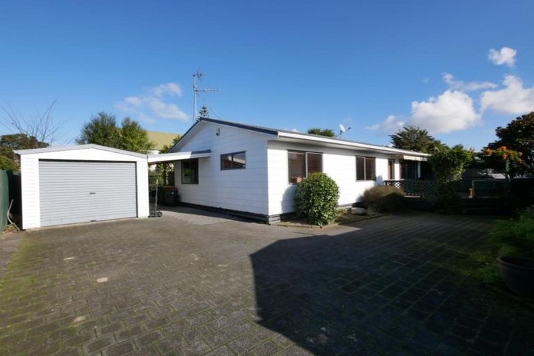 Photo of property in 2/52 Youngs Road, Papakura, 2110