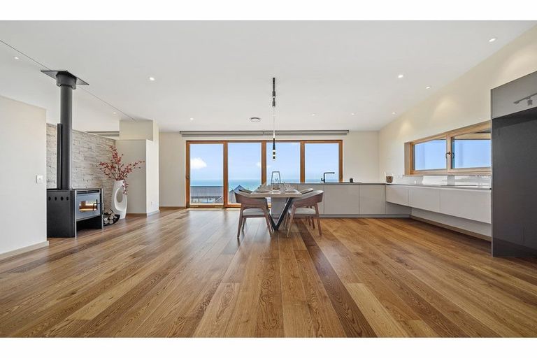 Photo of property in 6 Sowerby Place, Richmond Hill, Christchurch, 8081