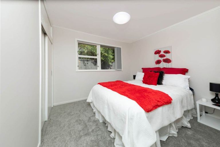 Photo of property in 1/3 Aralia Road, Sunnynook, Auckland, 0620