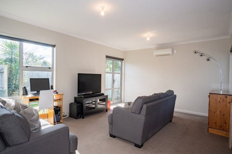 Photo of property in 8a Cedar Grove, Highbury, Palmerston North, 4412