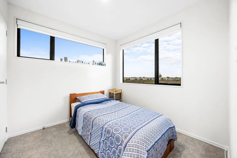 Photo of property in 77 John Gray Street, Papakura, 2110