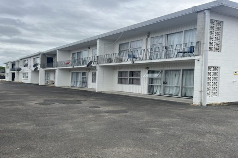 Photo of property in 2/13 Charlemont Street, Whitiora, Hamilton, 3200