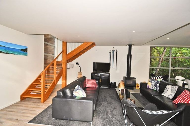 Photo of property in 20 Grand View Road, Leigh, 0985