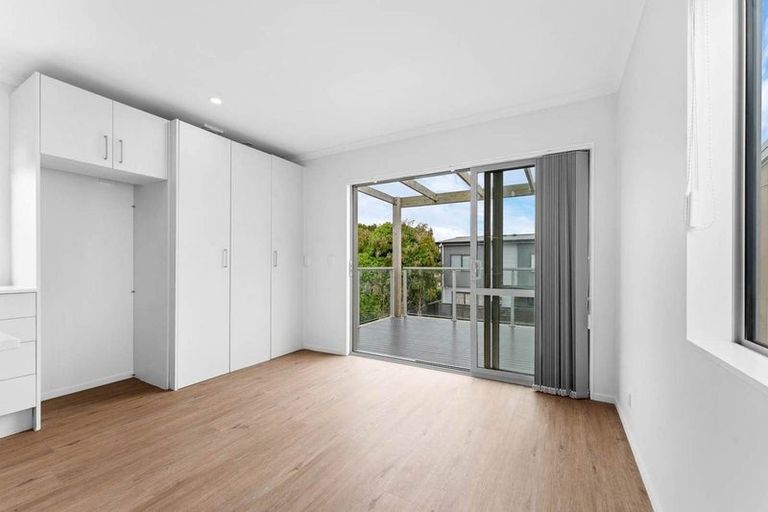 Photo of property in 13c Sealord Place, Clendon Park, Auckland, 2103