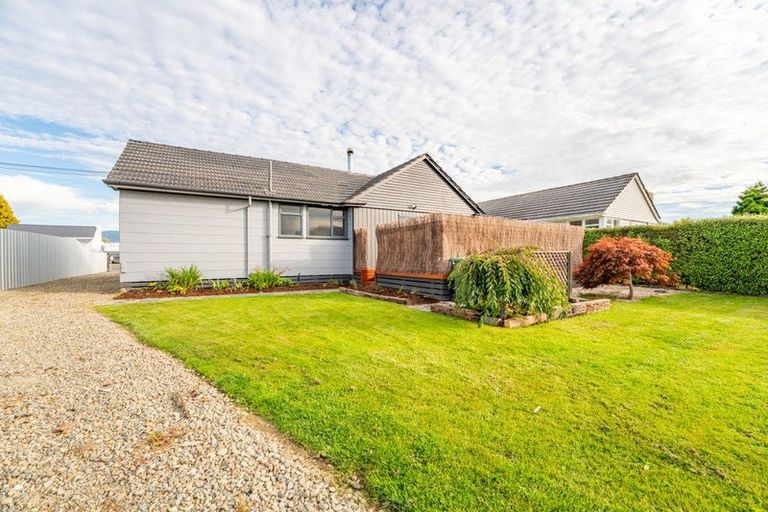Photo of property in 1 Holmes Street, Waimate, 7924