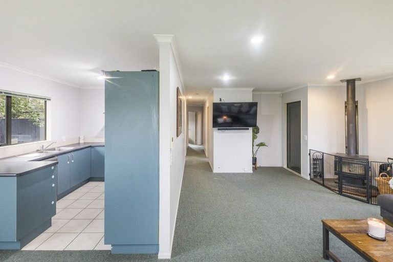 Photo of property in 35 Dahlstrom Grove, Kelvin Grove, Palmerston North, 4414