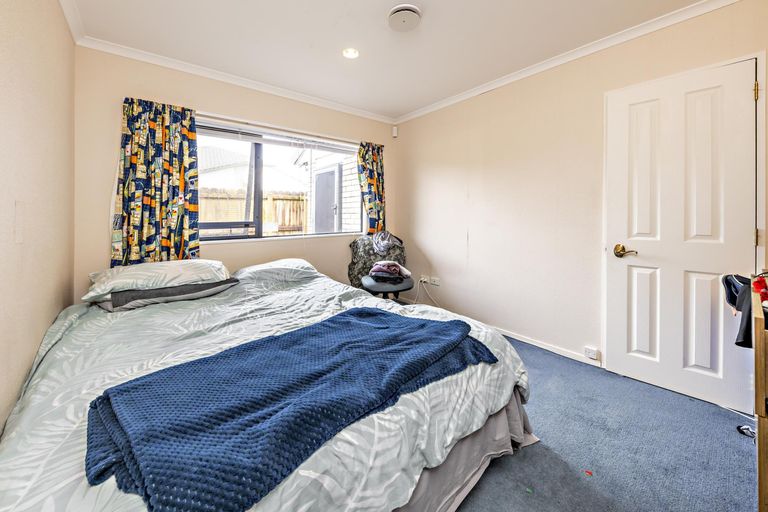 Photo of property in 23 Pitt Avenue, Clendon Park, Auckland, 2103