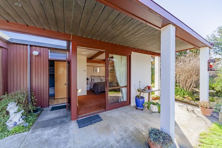 Photo of property in 2449 State Highway 2, Waipukurau, 4281