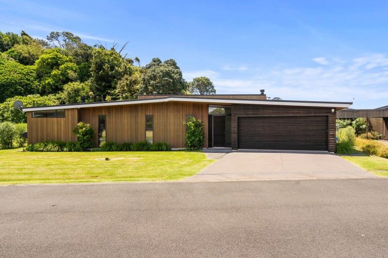 Photo of property in 15 Edgewater Place, Matapouri, Whangarei, 0173