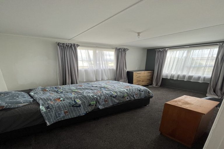 Photo of property in 2 Penguin Grove, Waitangirua, Porirua, 5024