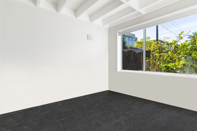 Photo of property in 4/7 Balmain Road, Birkenhead, Auckland, 0626
