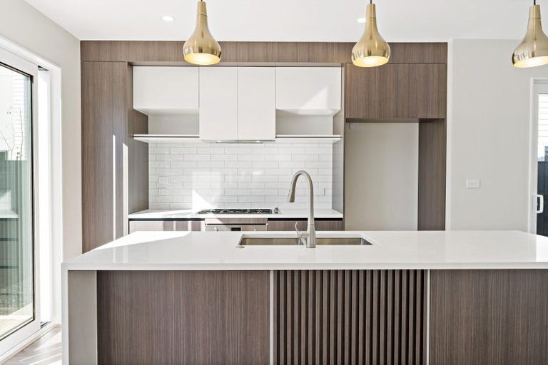 Photo of property in 17 Resnik Crescent, 0810